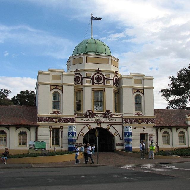 Taronga Zoo entrance, Bradleys Head Road, Mosman, Sydney NSW (Alex Dawson/Wikimedia Commons)